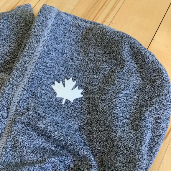 Roots grey hoodie size M - Picture 3 of 7